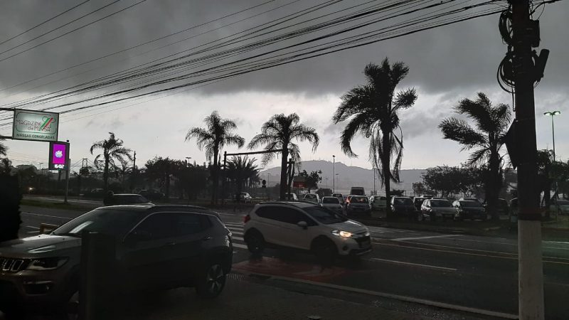 Storm in Coqueiros, Florianópolis - Juliano Zanotteli / ND