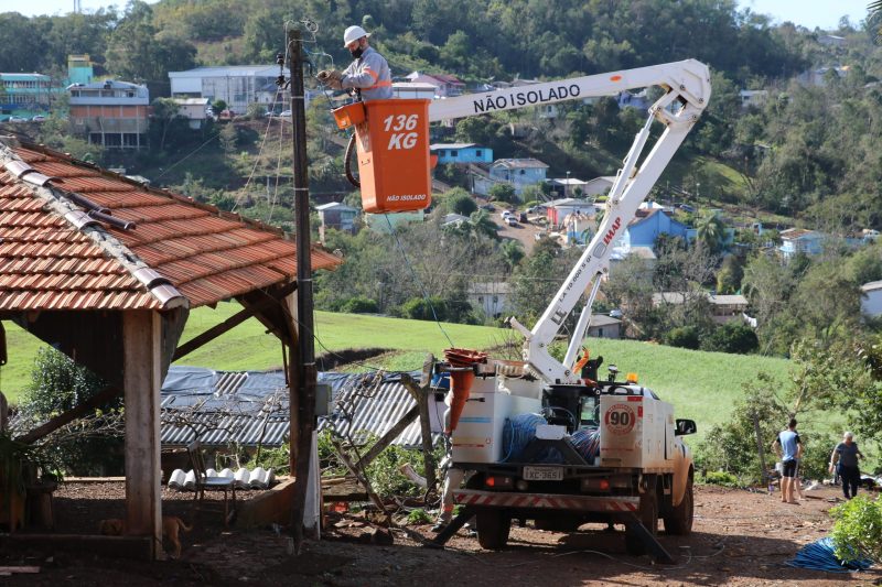 This Friday, Moses announced the development of a Support Plan for the affected municipalities.  Until Sunday (14), material for the reconstruction of the destroyed roofs should arrive in the region - Flavio Vieira Junior / Civil Defense of Santa Catarina / Press Release / ND