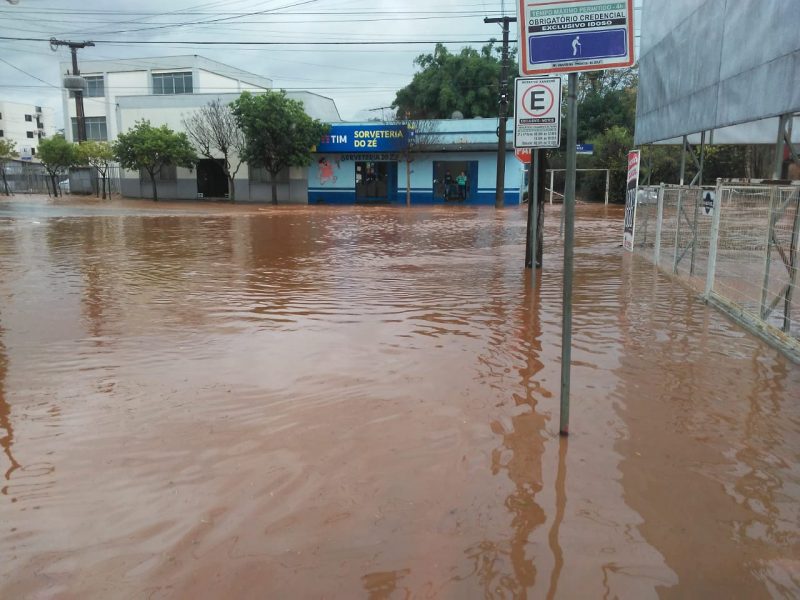 Xanxerê Center is flooded, according to the Municipal Civil Defense - Ronaldo Luzzi / ND