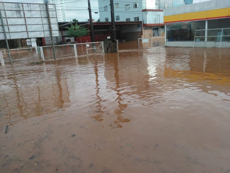 Flooded property at the intersection of Avenida La Salle with Vitor Conde - Ronaldo Luzzi / ND