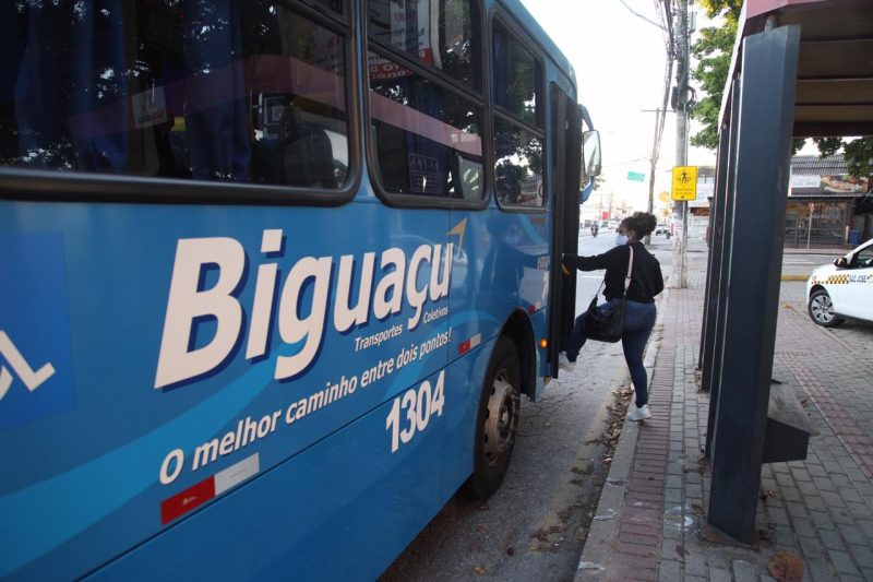 In Biguaçu, most bus stops in the city center were empty.  - Anderson Coelho / ND