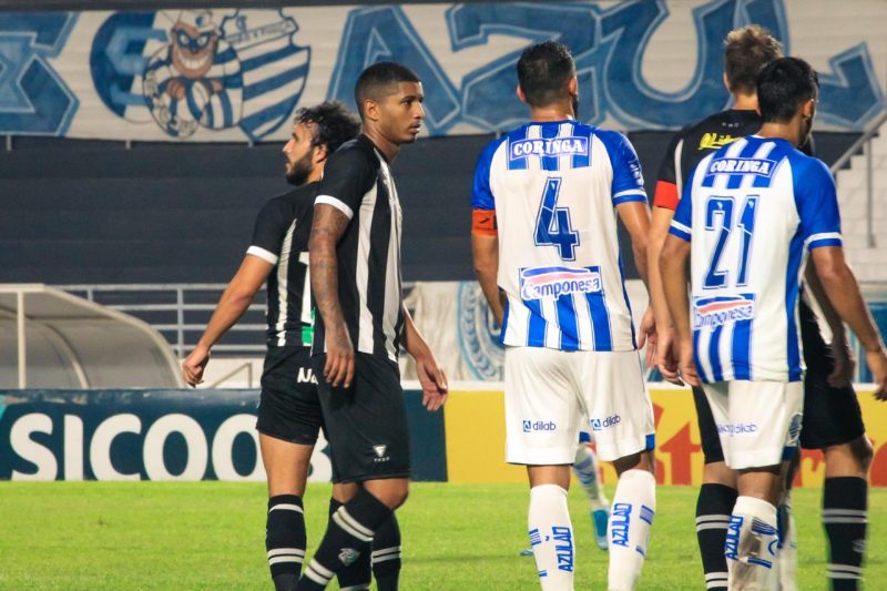Figueirense é goleada por 3 x 0 pelo CSA; time de Alagoas quer tirar proveito do retrospecto recente sobre o Alveingro &#8211; Foto: Andrey de Oliveira/FFC