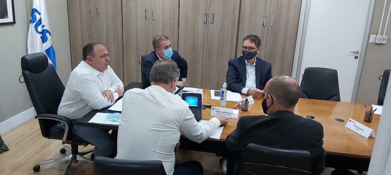 Ministro da Saúde, Eduardo Pazuello, participa de reunião com prefeitos do Brasil nesta quinta-feira (14) e confirma vacinação para o dia 20 de janeiro. &#8211; Foto: FNP/Divulgação/ND